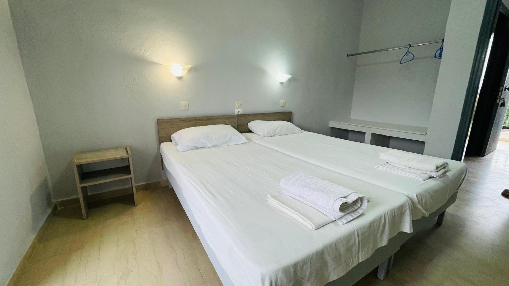 Full House Kavos Otel Dış mekan fotoğraf
